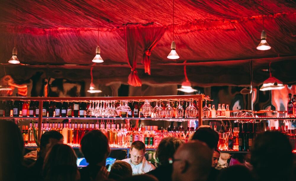 Mat och dryck på folk